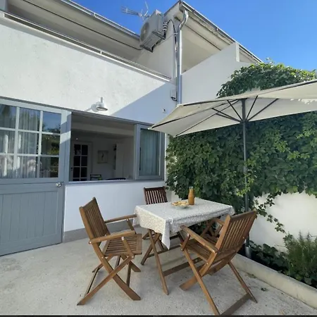 Beachy Escape - Bbq - Wifi - Stari Grad, Hvar Apartman *